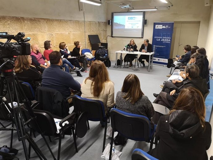 Encuentro ciudadano celebrado en Conil en el marco de la elaboración de la Agenda Urbana de La Janda Litoral