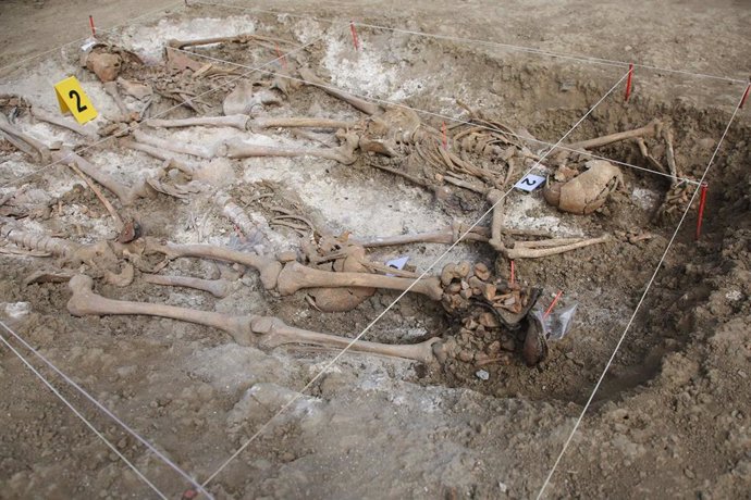Archivo - El Banco de ADN del Gobierno de Navarra logra una nueva identificación de los restos exhumados en la fosa de Paternáin