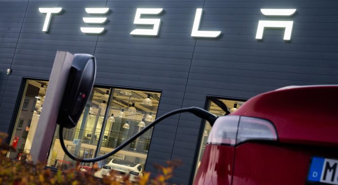 Archivo - Un cargador de Tesla