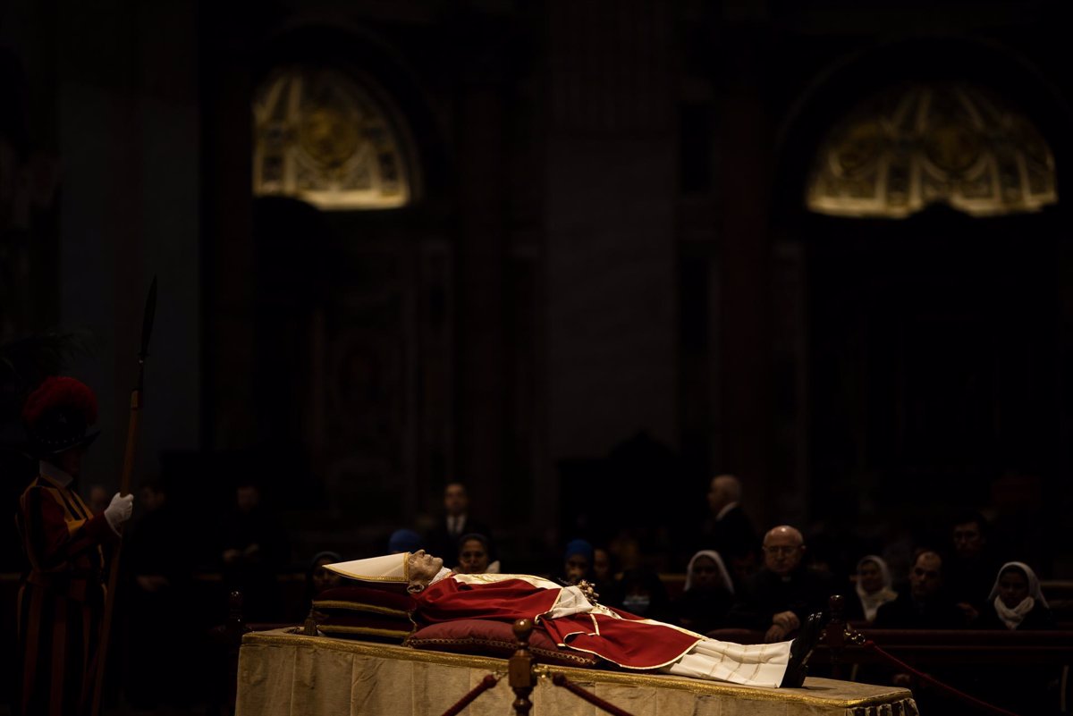 I funerali di Benedetto XVI seguiranno il rito ‘Ordo exequiarum Romani Pontificis’ ma con modifiche