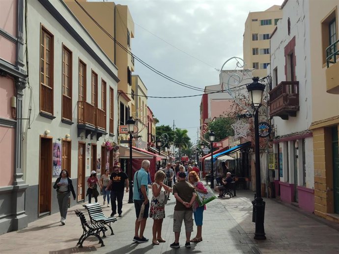 Archivo - Calle comercial en San Sebastián de La Gomera
