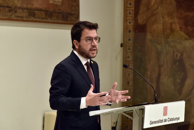 El presidente de la Generalitat, Pere Aragonès, interviene durante un acto en el Palau de la Generalitat, 