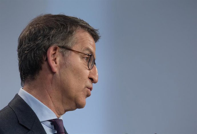 El presidente del Partido Popular, Alberto Núñez Feijóo, comparece para hacer balance del año 2022, en la sede del Partido Popular.