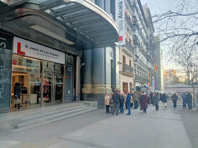 Cola para recoger el libro 'Soy de Madrid'