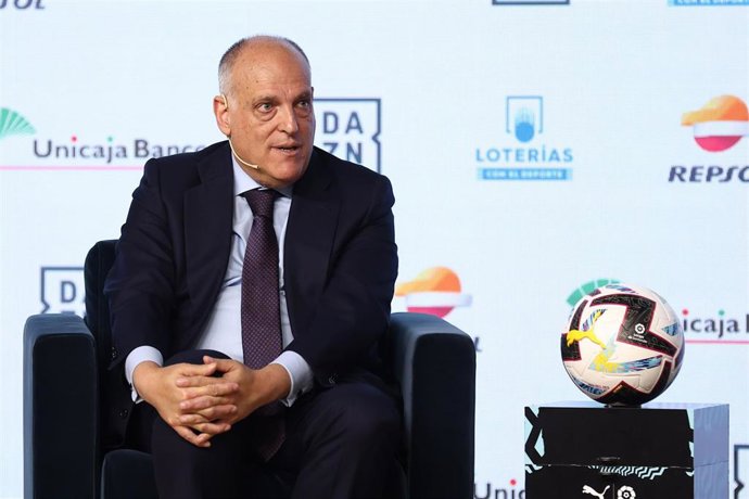 Archivo - Javier Tebas, presidente de LaLiga, en los Desayunos Deportivos de Europa Press en el Auditorio El Beatriz de Madrid.