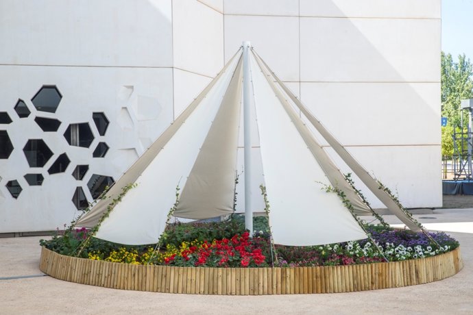 Archivo - Instalación floral de Federico Guzmán en el C3A en el marco de Flora.