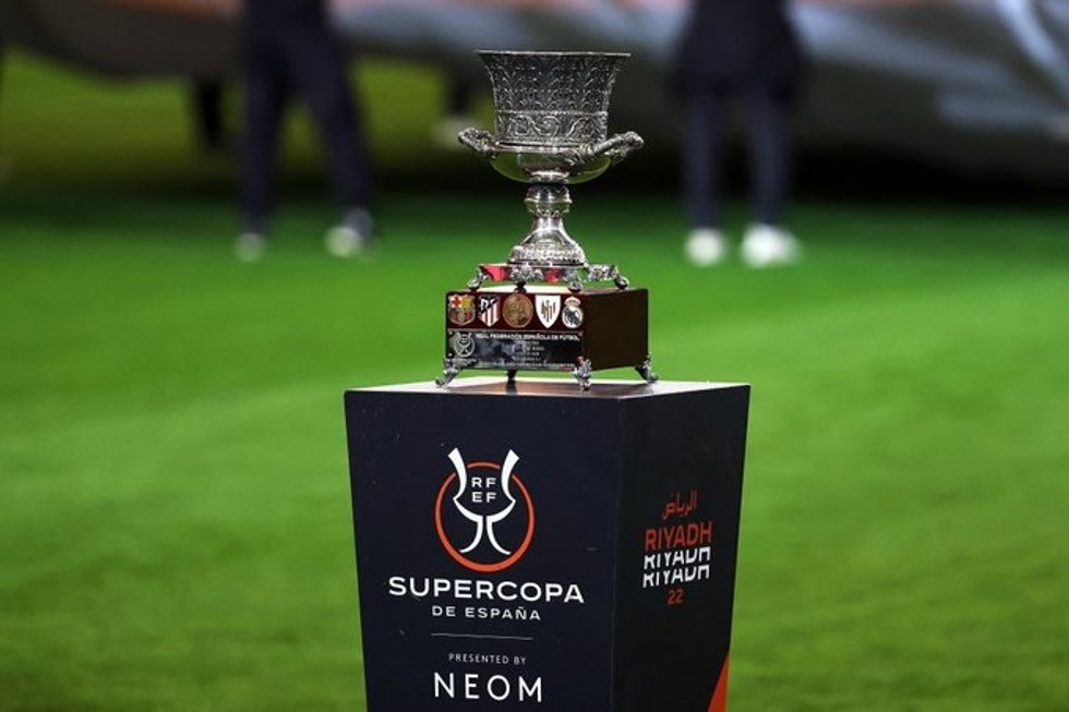 Archivo - Trofeo de la Supercopa de España.