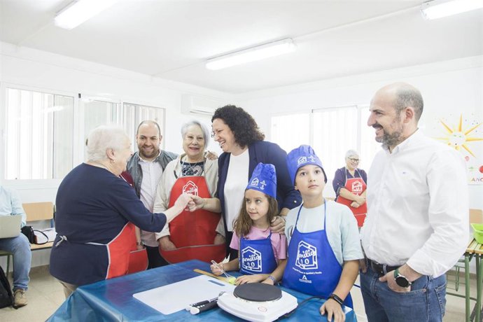 Archivo - Uno de los talleres de Familia celebrados en Fondón (Almería)