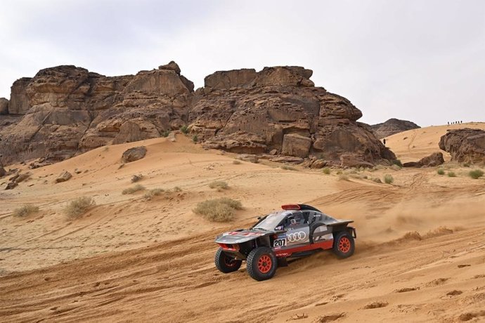 Carlos Sainz (Team Audi Sport) en la tercera etapa del Rally Dakar 2023, con final en Ha'Il