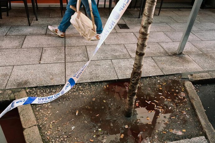 Zona acordonada donde han hallado a un joven de 31 años herido tras ser apuñalado durante una pelea.