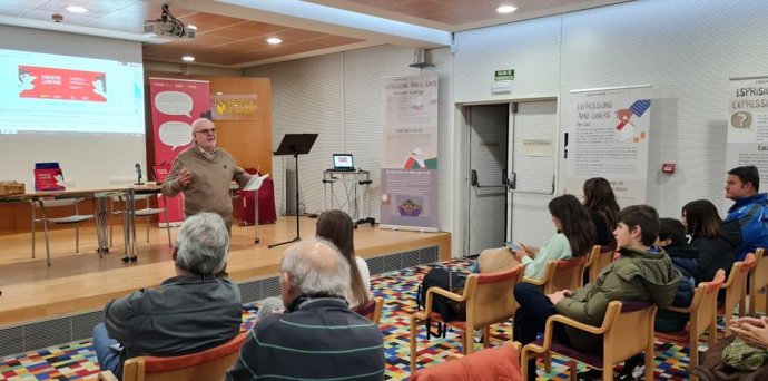 El proyecto 'O nuestro charrar/El nostre parlar' divulga la diversidad lingüística de Aragón en centros educativos