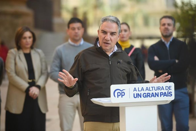 Elías Bendodo, coordinador general del PP, en rueda de prensa