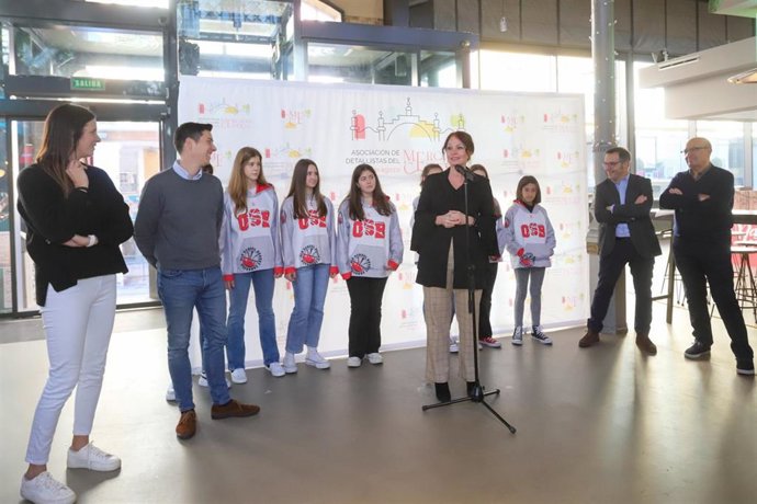 El Mercado Central de Zaragoza y el club Old School Basket donarán en forma de kilos de comida todos los puntos que consigan los cuatro equipos Mercado Central OSB en esta temporada.
