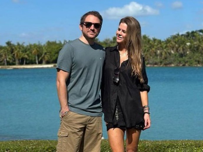 Amelia Bono y Manuel Martos, en una imagen compartida por la empresaria durante sus vacaciones