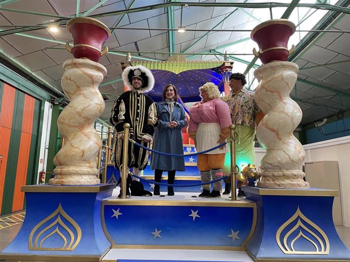 El Emisario Real y la vicealcaldesa de Zaragoza, Sara Fernández.