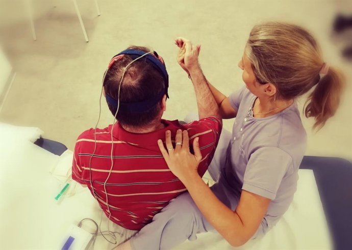 Archivo - Imagen de archivo de persona con ictus crónico