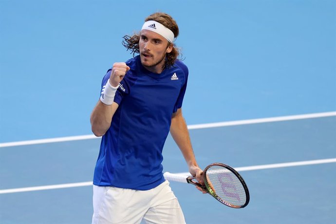 Stefanos Tsitsipas of Greece in action against Borna Coric of Croatia during the 2023 United Cup City Final tennis match between Greece and Croatia at RAC Arena in Perth, Wednesday, January 4, 2023. (AAP Image/Richard Wainwright) NO ARCHIVING, EDITORIAL