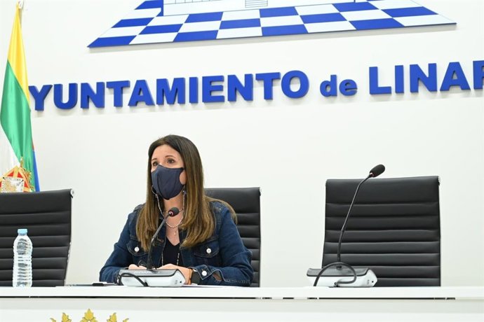 Archivo - Auxi del Olmo durante la rueda de prensa de presentación de la programación navideña