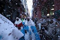 El Heraldo Real recoge las llaves de Sevilla de mano del alcalde como anticipo de la Cabalgata