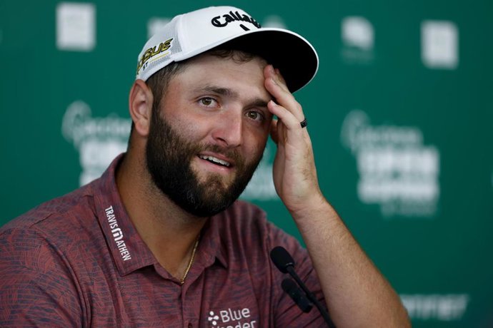 Archivo - El golfista español Jon Rahm durante una rueda de prensa