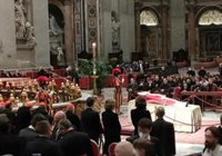 La Reina Sofía y el ministro Bolaños se despiden de Benedicto XVI en la basílica de San Pedro