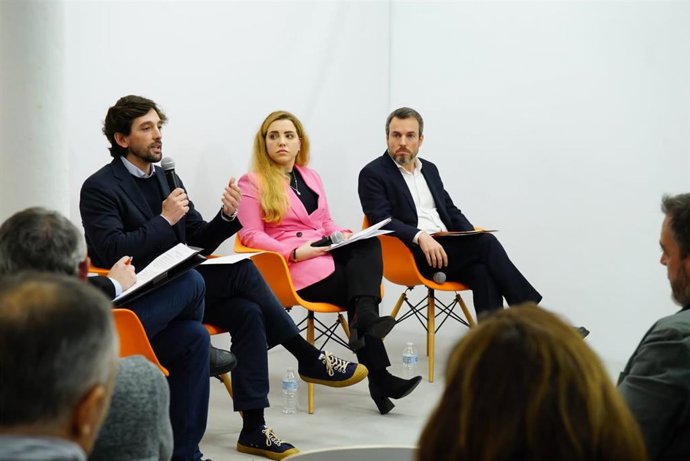 Los candidatos a secretario general de Ciudadanos, de izquierda a derecha: Adrián Vázquez, Laura Alves y Santiago Saura.