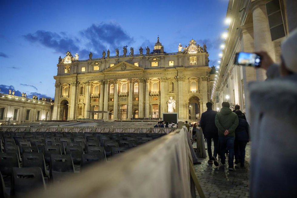 La Plaza de San Pedro, que acoge este jueves el funeral por Benedicto XVI
