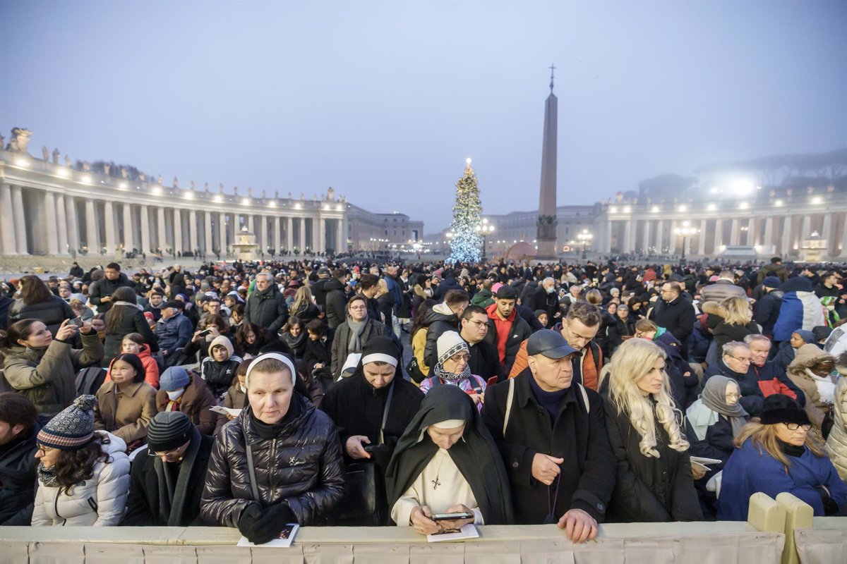 Il Vaticano non ha dichiarato il lutto ufficiale nel giorno dei funerali di Benedetto XVI