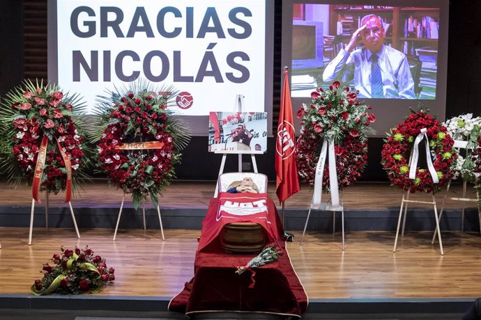 Los restos mortales del ex secretario general de UGT Nicolás Redondo en la capilla ardiente instalada en la sede de UGT, a 4 de enero de 2023, en Madrid (España). 