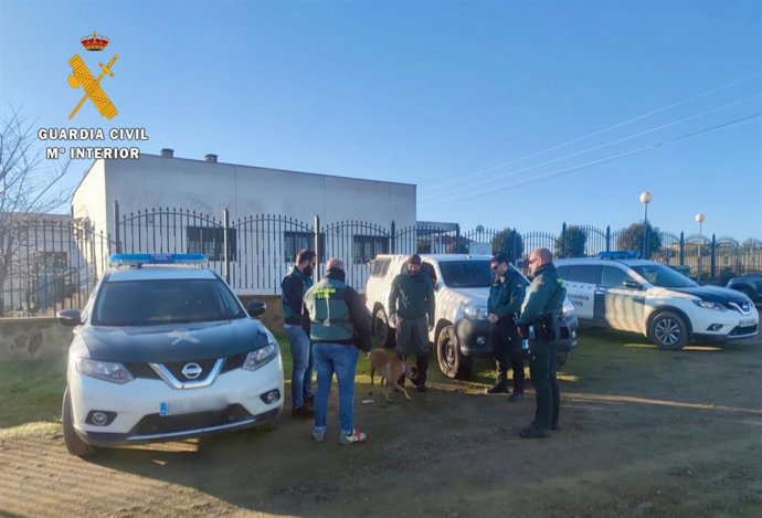 Continúa la búsqueda del hombre desaparecido en La Cumbre (Cáceres) con un perro especializado