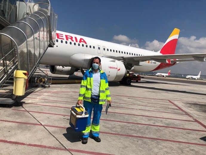 Transporte de órganos en un avión de Iberia.