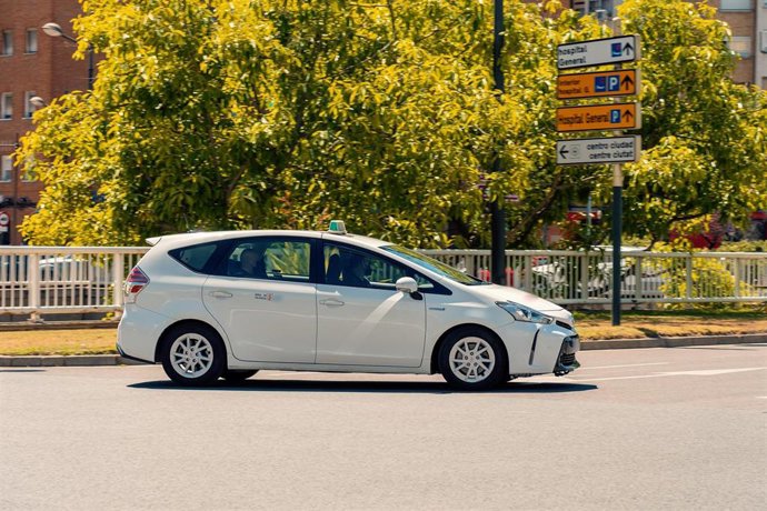 Archivo - Taxi en Valncia