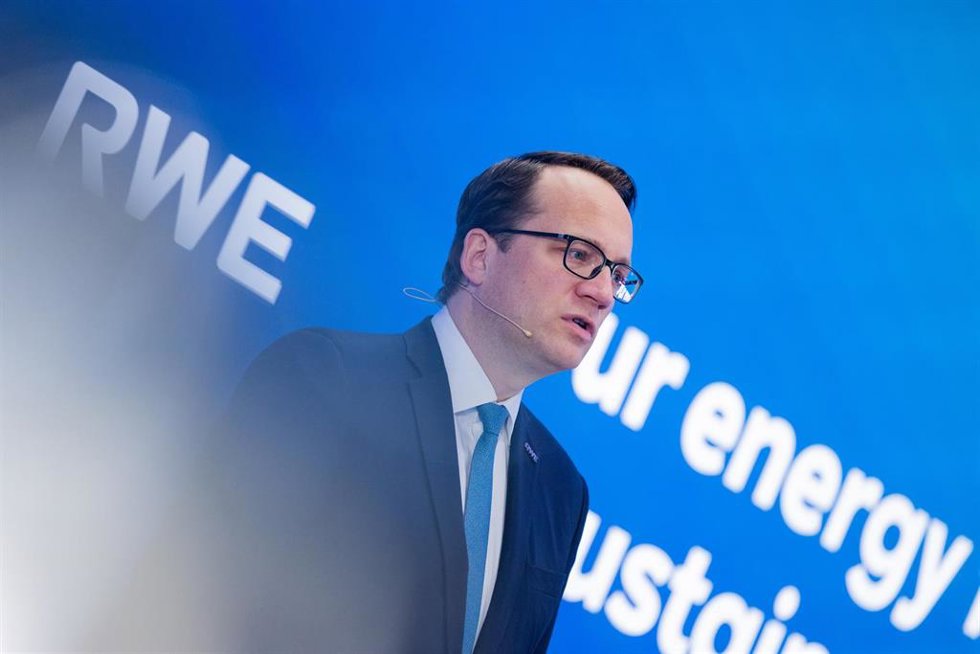 Archivo - 15 March 2022, North Rhine-Westphalia, Essen: Markus Krebber, Chief Executive Officer of the German energy giant RWE, speaks on the podium at the company's annual Press conference. Photo: Rolf Vennenbernd/dpa