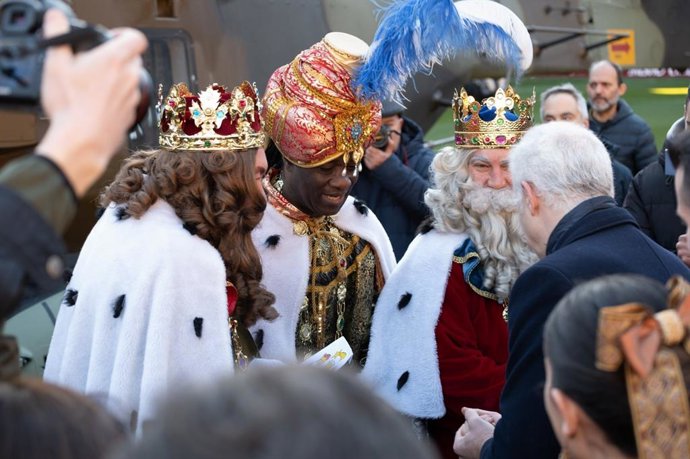 El alcalde pide "salud, alegría y concordia" para todos los logroñeses y se acuerda de Ucrania para pedir "paz"