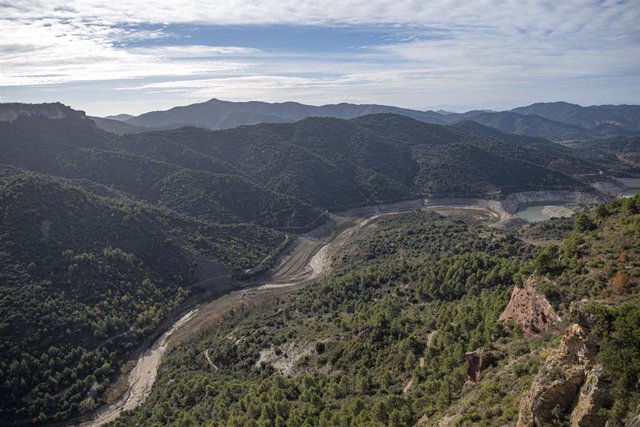 Archivo - Vista del pantano de Siurana, 