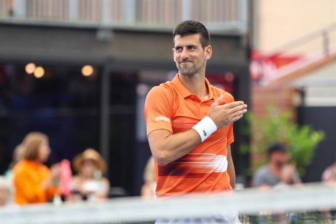 El tenista serbio Novak Djokovic celebra una victoria en el torneo de Adelaida (Australia)