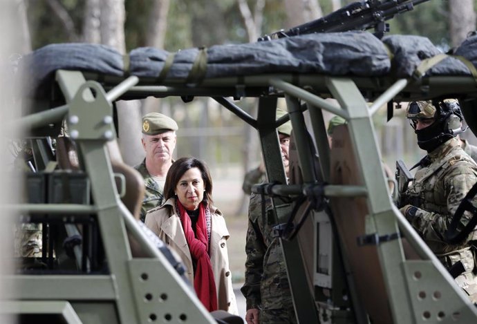 Archivo - La ministra de Defensa, Margarita Robles, a su llegada al Mando de Operaciones Especiales 'Órdenes Militares', a 21 de noviembre de 2022, en Alicante, Comunidad Valenciana (España).