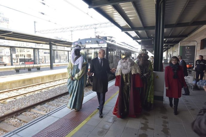 Llegada de sus Majestades a la Estación de Tren de León.
