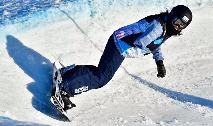 La snowboarder paralímpica Irati Idiakez en una prueba internacional
