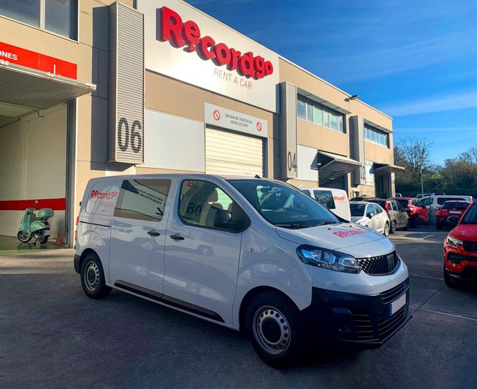 Nuevo servicio de alquiler de furgonetas comerciales