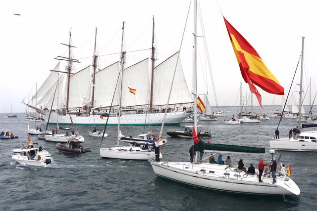 Archivo - Salida del buque escuela 'Juan Sebastián de Elcano' con motivo del inicio de su XCIV crucero de instrucción a 12 de febrero del 2022 en Cádiz (Andalucía). ARCHIVO