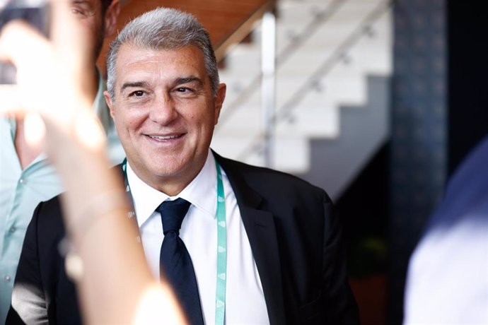 Archivo - Joan Laporta is seen during the first tennis match from Davis Cup Finals 2022, Semi-Finals round, played between Italy and Canada at Palacio de Deportes Martin Carpena pavilion on november 26, 2022, in Malaga, Spain.