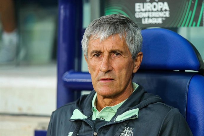 Archivo - El entrenador del Villarreal, Quique Setien