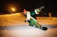 Los Reyes Magos llegan esquiando a Sierra Nevada (Granada) rodeados de un centenar de jóvenes y niños