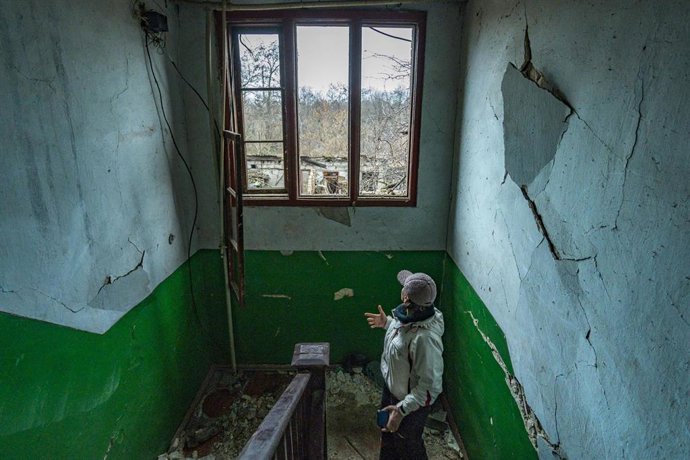 Edificio dañado como consecuencia de la guerra en Donetsk, Ucrania