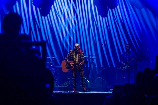 Archivo - Enrique Villarreal, más conocido como El Drogas, actúa en la nueva edición del festival Inverfest, en el Teatro Circo Price, Madrid, (España), a 22 de enero de 2021. 