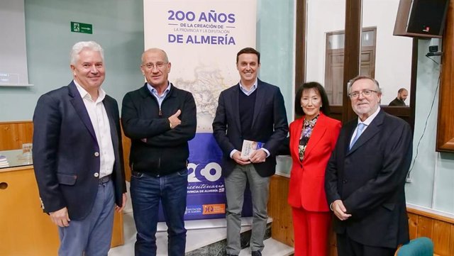 Mesa redonda para conmemorar el bicentenario de la creación de la provincia de Almería.