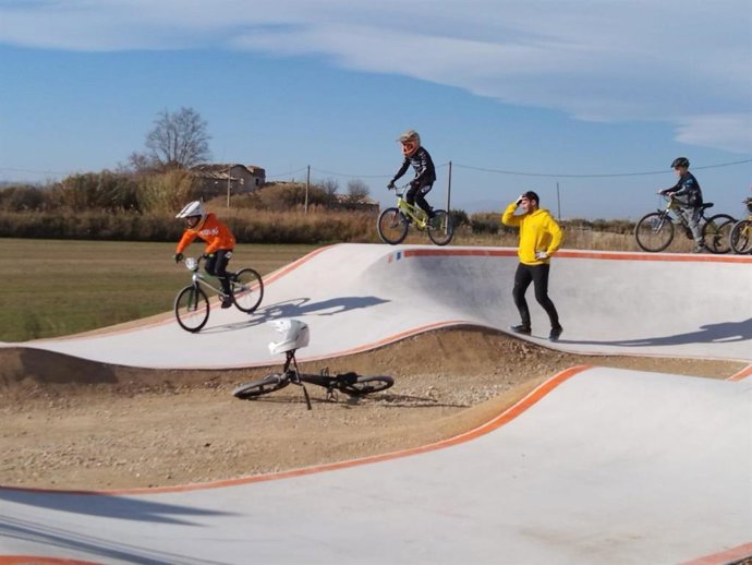 Circuito de pump track de La Puebla de Alfindén.