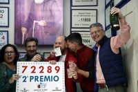 El segundo premio de 'El Niño' deja más de 800.000 euros en la provincia de Málaga como "el mejor regalo de Reyes"