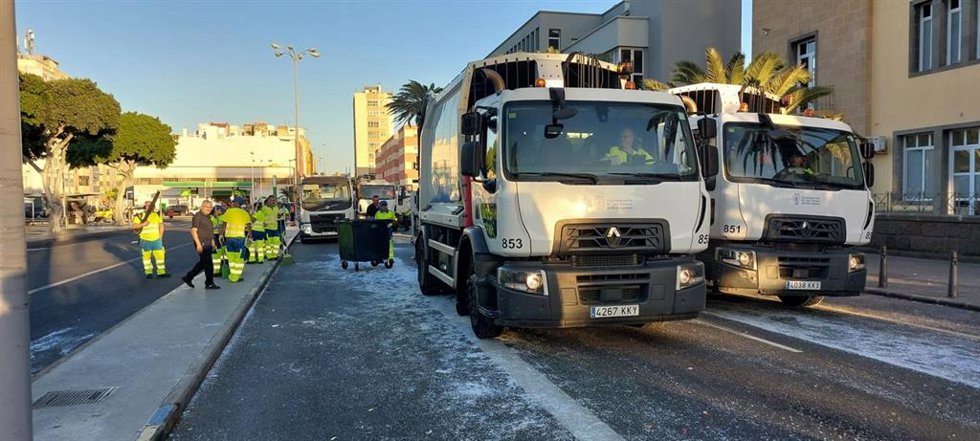 Limpieza tras la Cabalgata de Reyes  de Las Palmas de Gran Canaria 2023